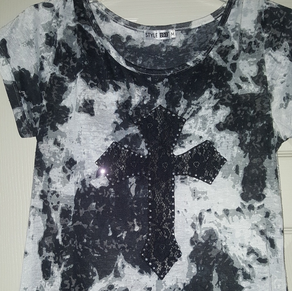 Style 101 Top with Cross - Picture 2 of 3